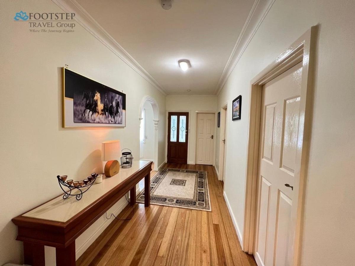 Cosy 4Br Home 15 Minutes Away From Melbourne Airport St Albans Esterno foto