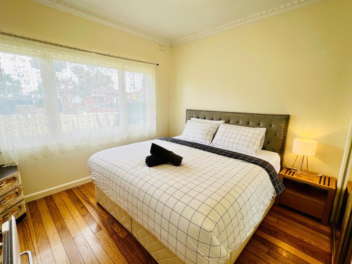 Cosy 4Br Home 15 Minutes Away From Melbourne Airport St Albans Esterno foto